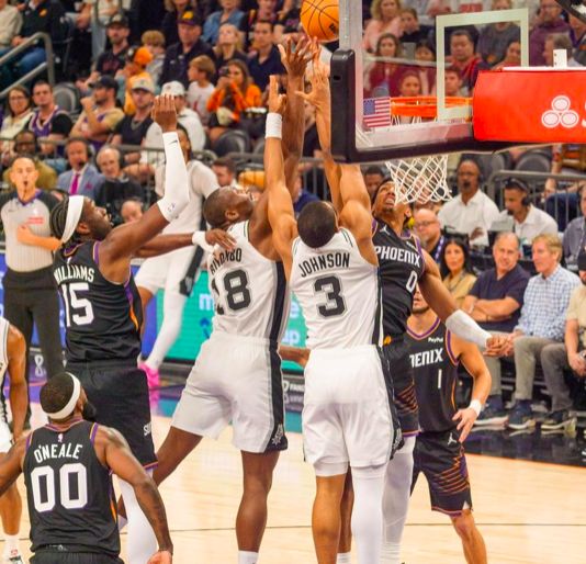 賽季首敗!文班亞馬僅9分6失誤罕見迷失 馬刺5連勝遭終結